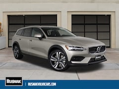 2026 Volvo V60 Cross Country B5 Plus Wagon