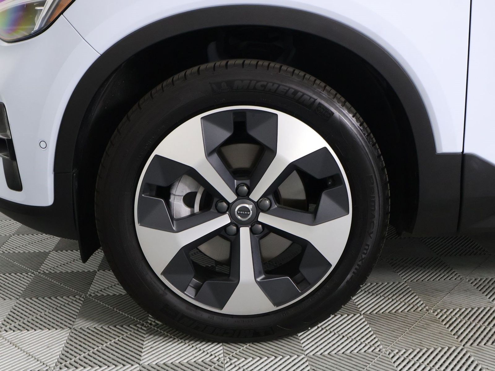2026 Volvo XC40 Plus - Photo 28