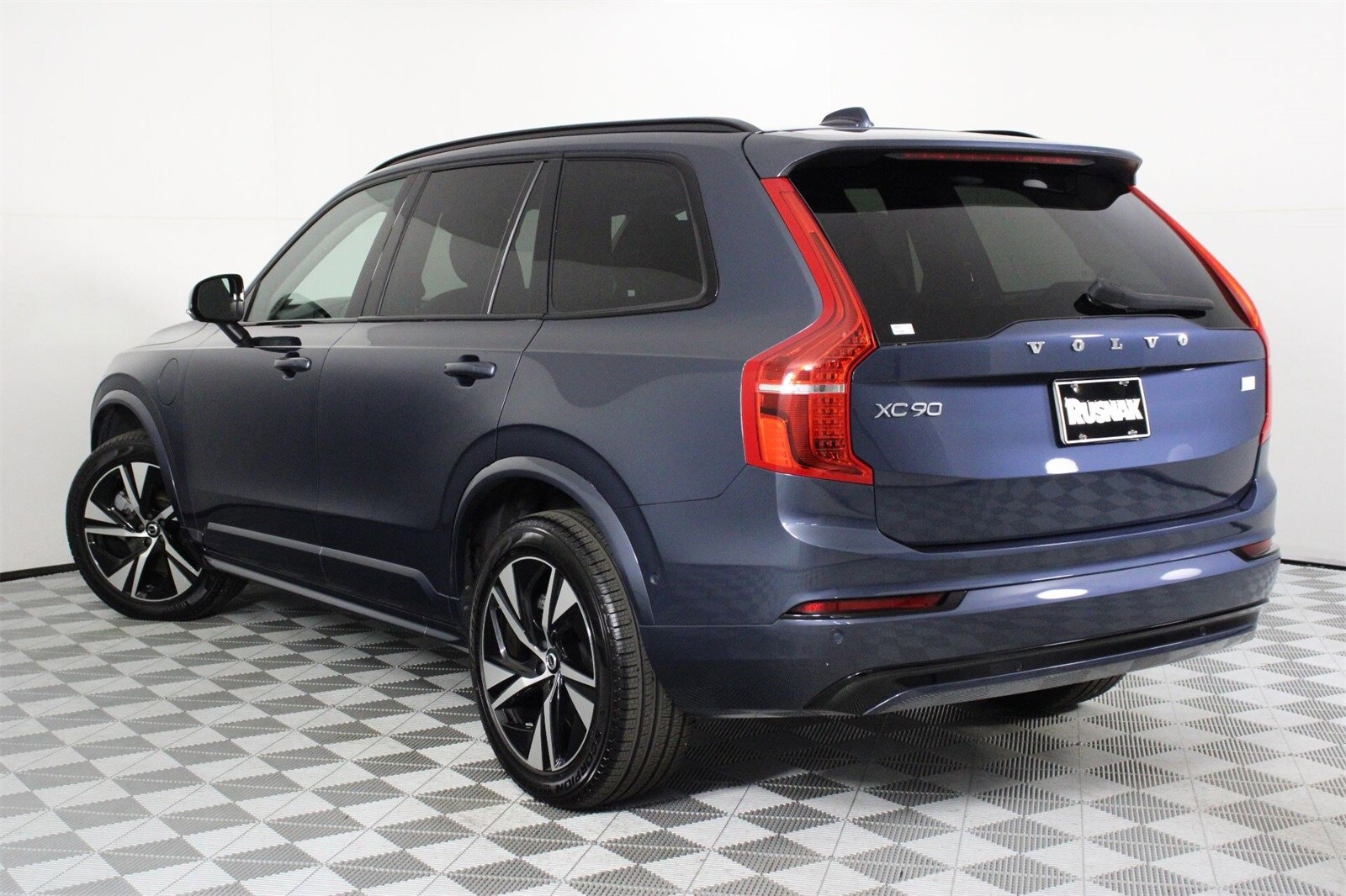 2023 Volvo XC90 Recharge T8 Plus photo 2