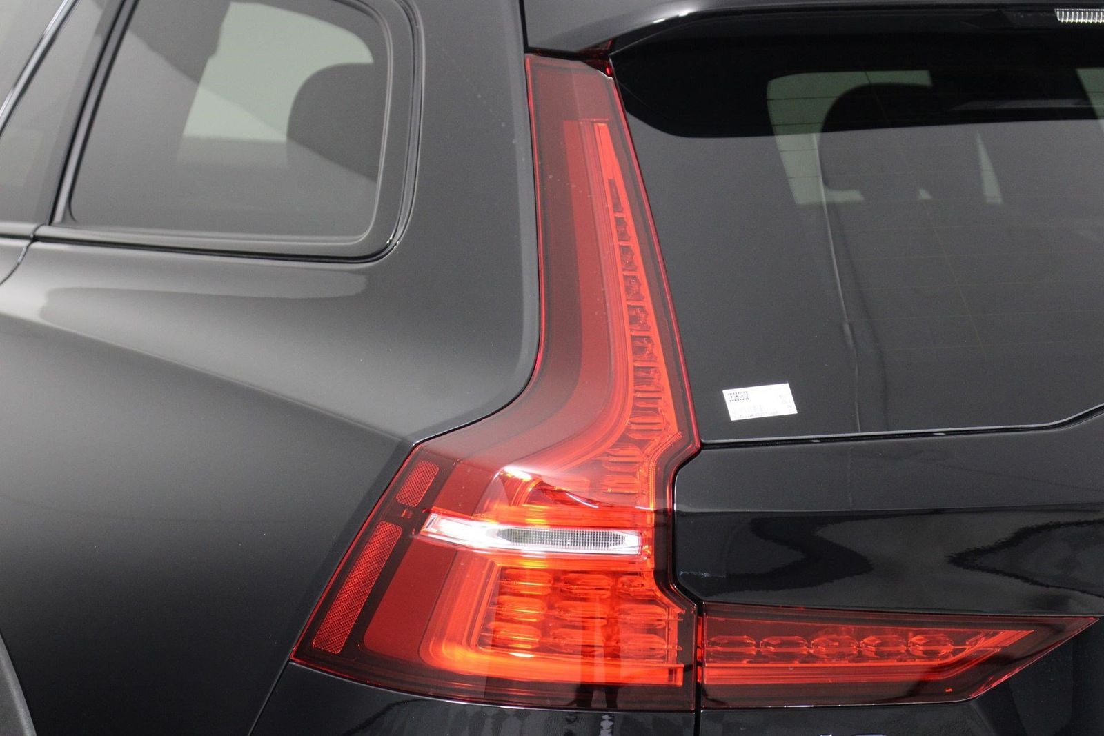 2026 Volvo V60 Cross Country Plus - Photo 14