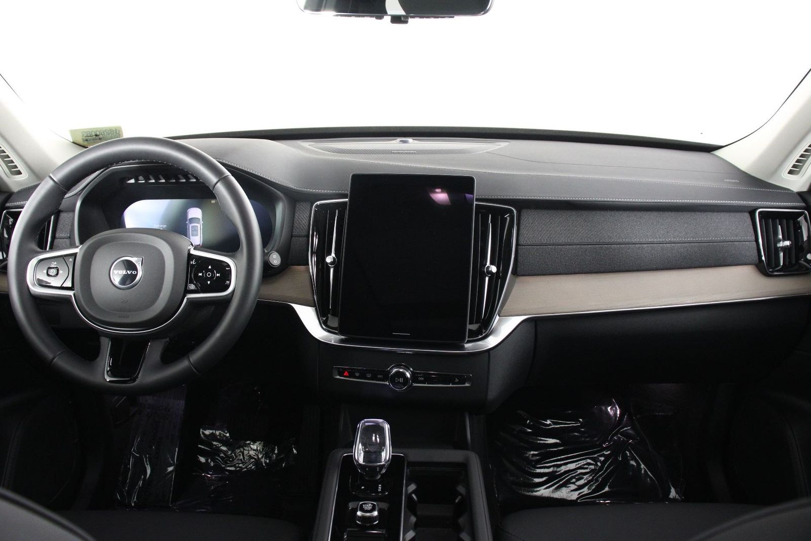 2026 Volvo XC90 Plus - Photo 7