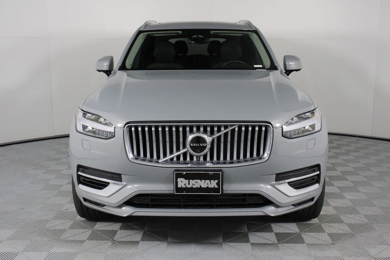 2024 Volvo XC90 plug-in hybrid T8 Plus 6 Passenger photo 5