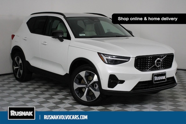 2026 Volvo XC40 B5 Plus SUV