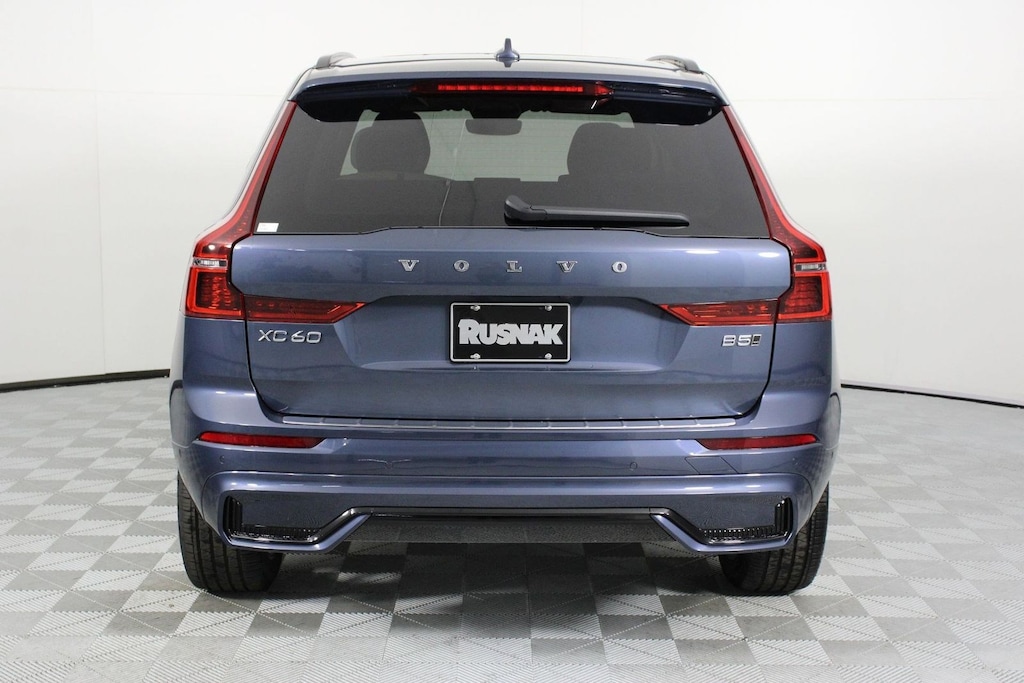 New 2026 Volvo XC60 B5 Plus SUV
