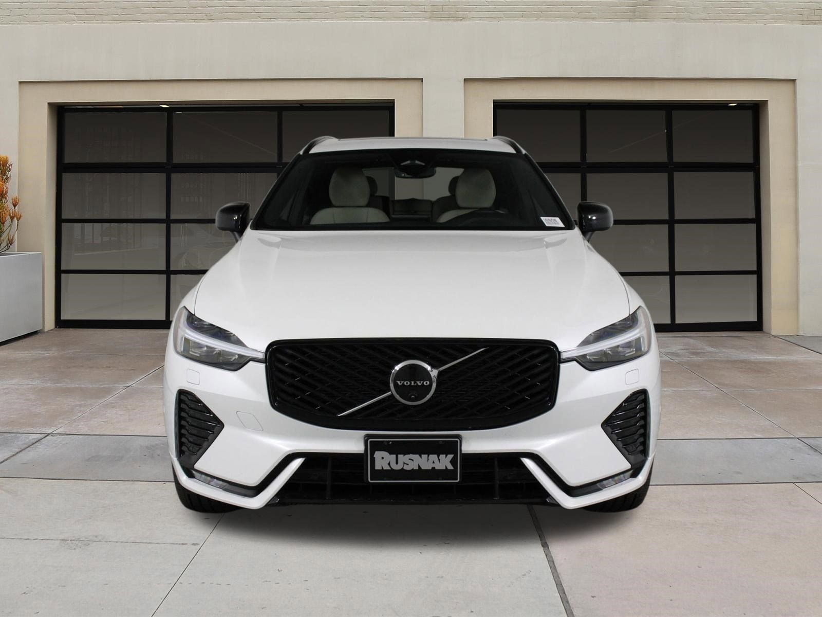 2026 Volvo XC60 B5 Plus photo 5