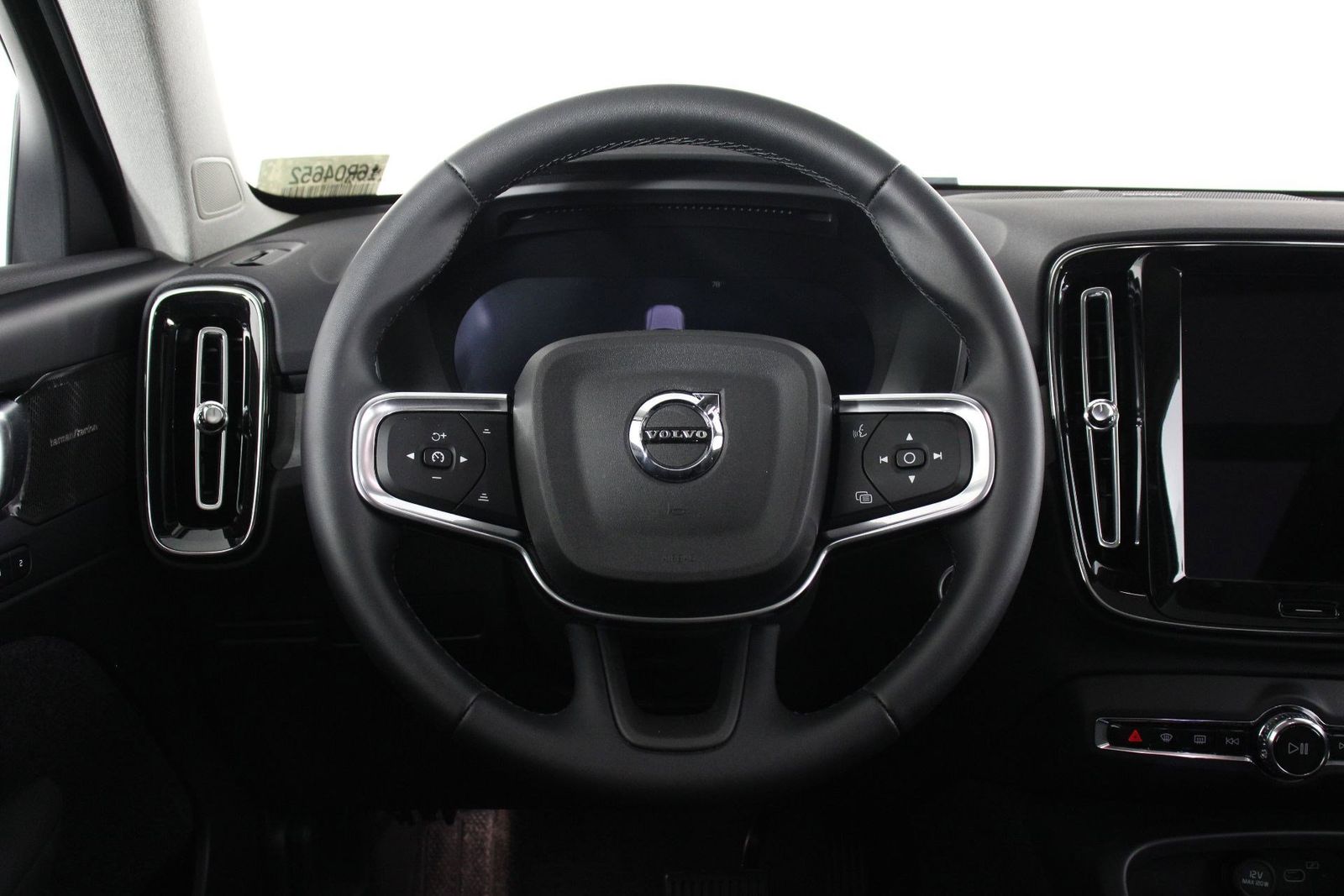 2026 Volvo XC40 B5 Ultra photo 3