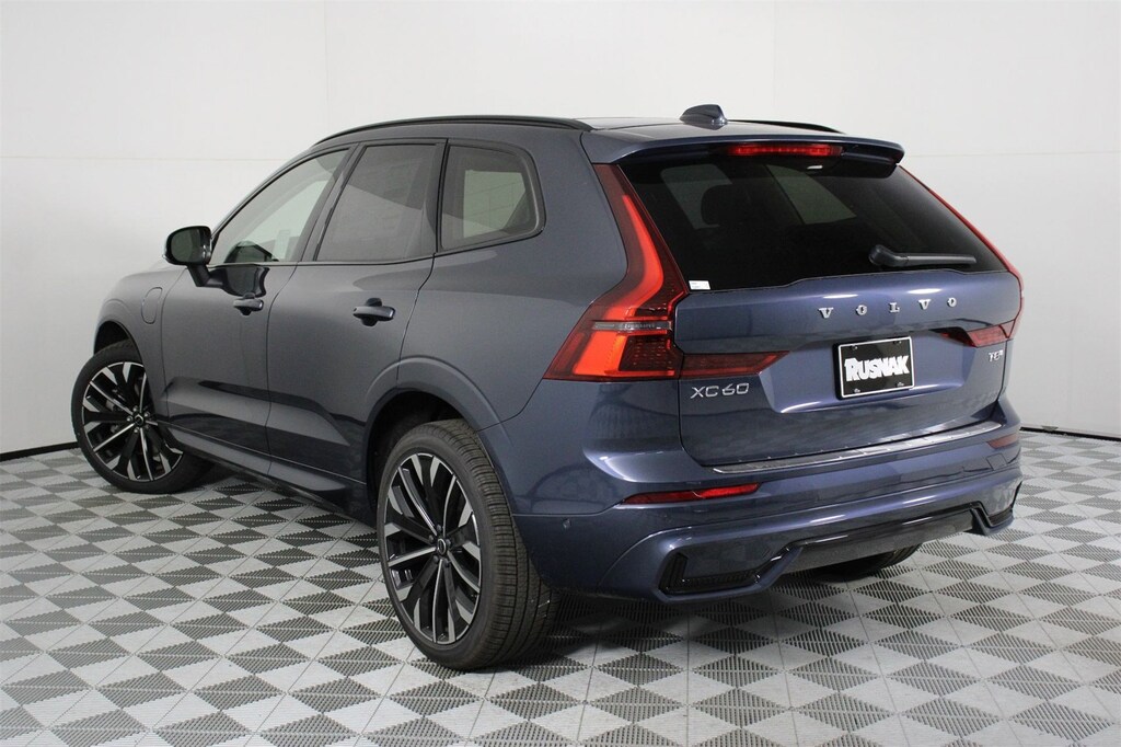 New 2026 Volvo XC60 plug-in hybrid T8 Ultra SUV