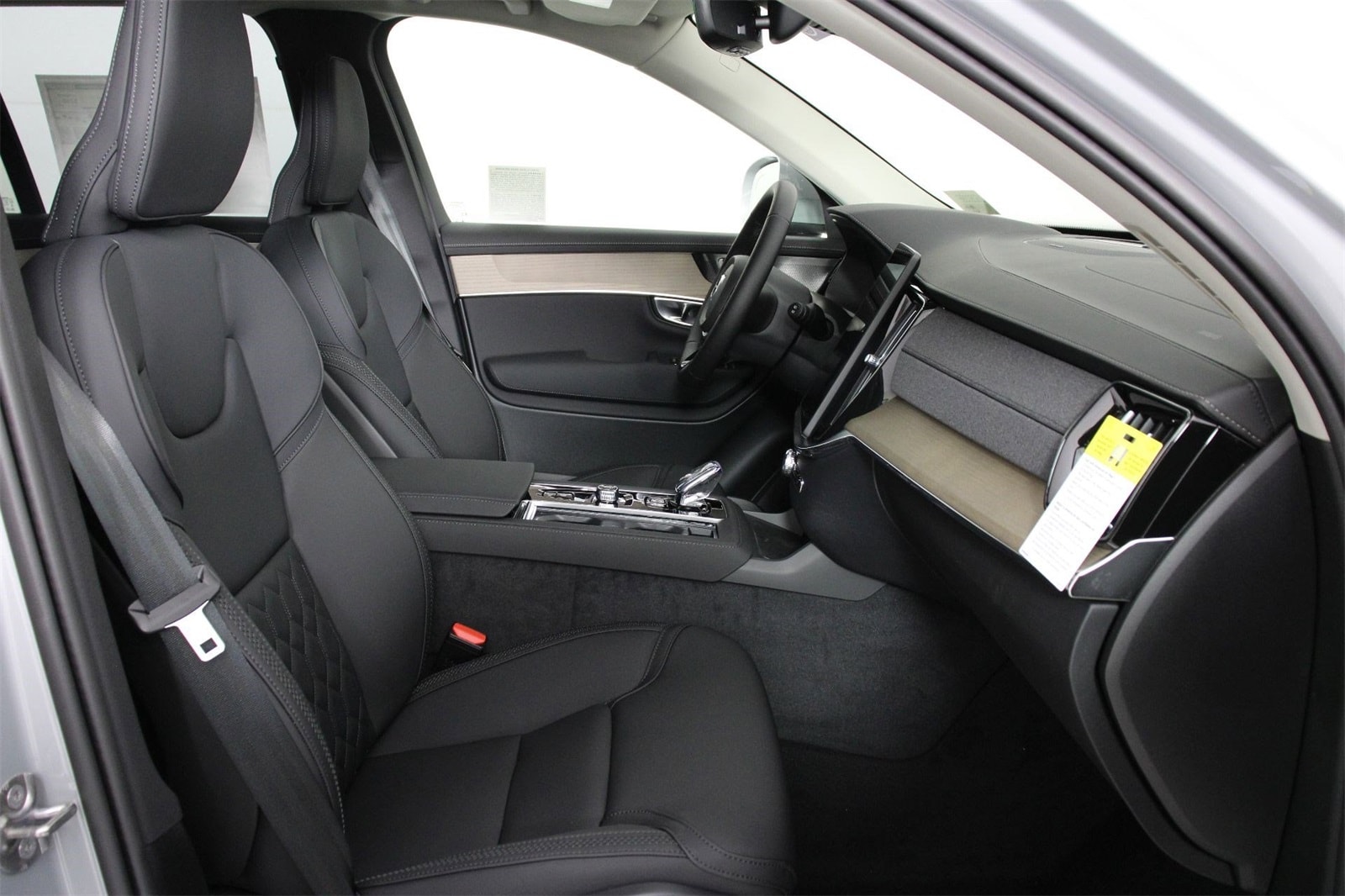 2026 Volvo XC90 Plus - Photo 10