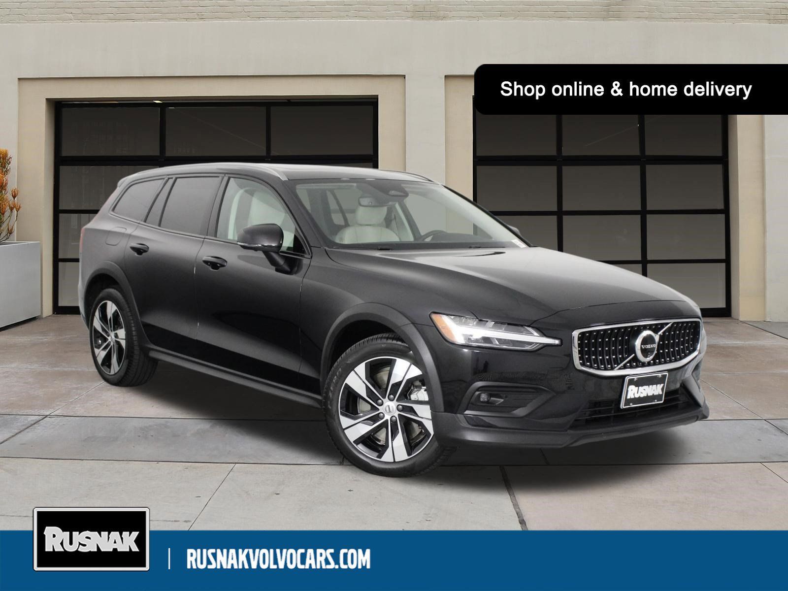 2025 Volvo V60 Cross Country B5 Plus AWD's photo