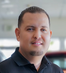 Staff member Jeffry from 806de61800b0