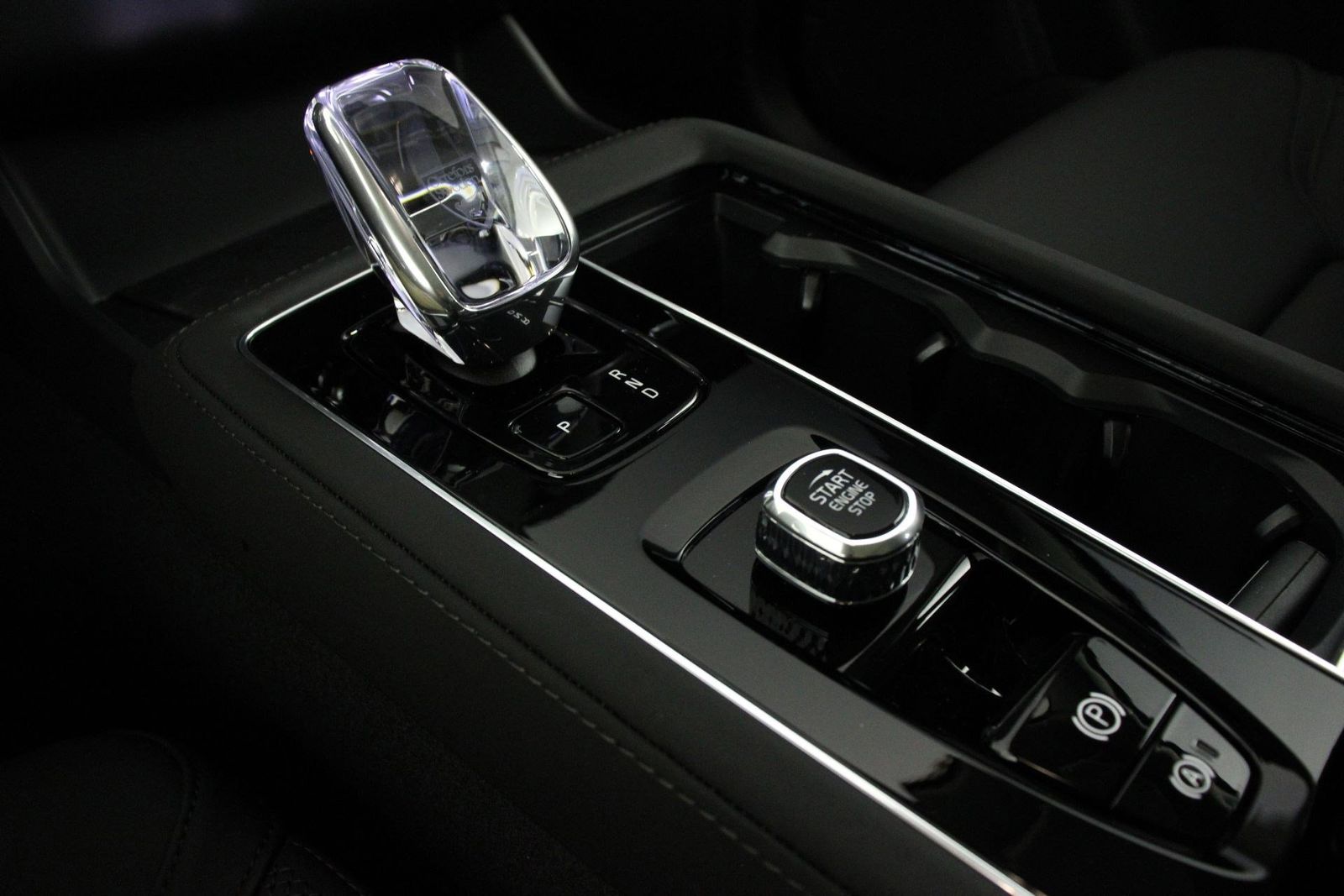 2025 Volvo XC90 Core - Photo 7
