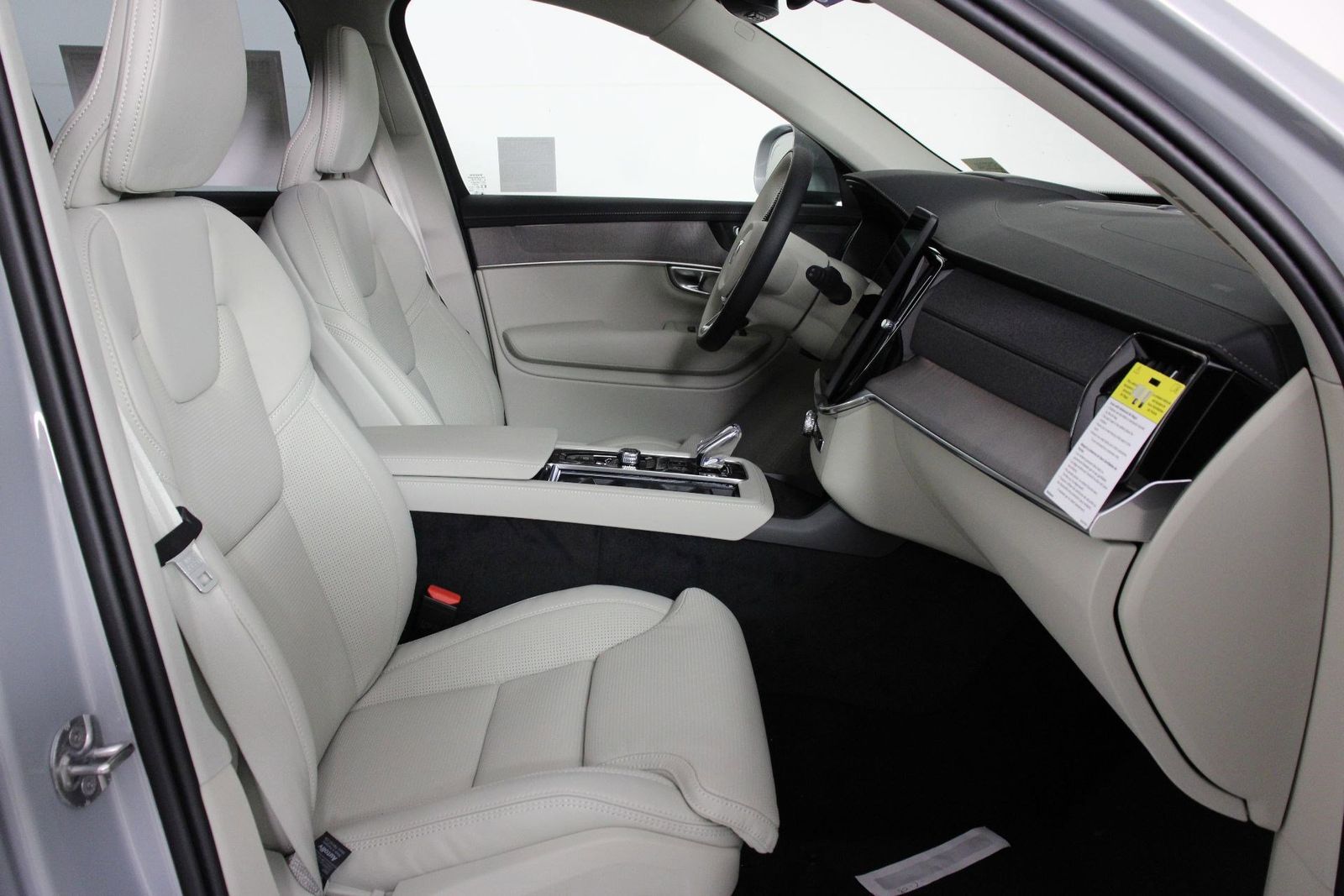 2026 Volvo XC90 Ultra - Photo 9