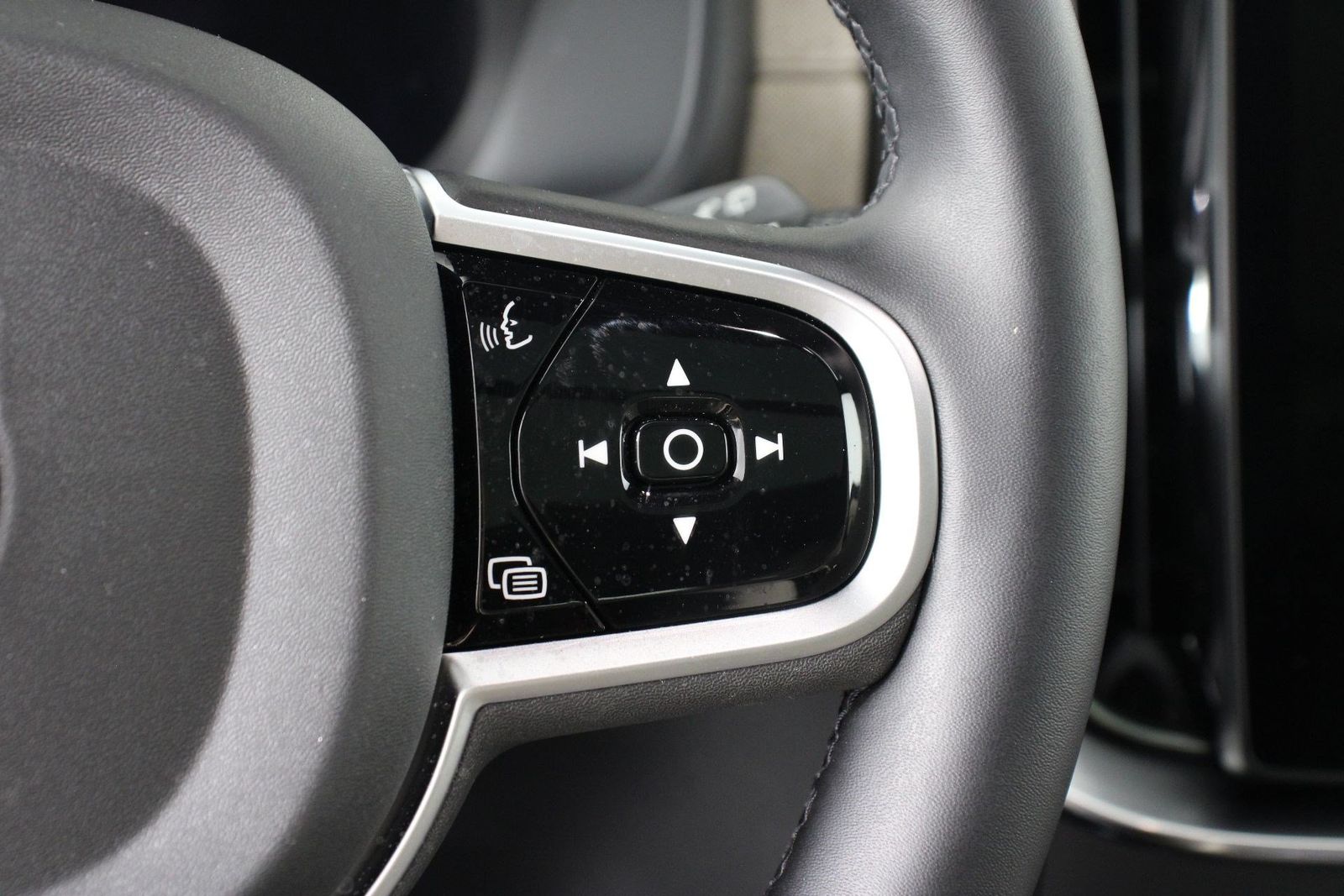 2026 Volvo XC90 Core - Photo 11
