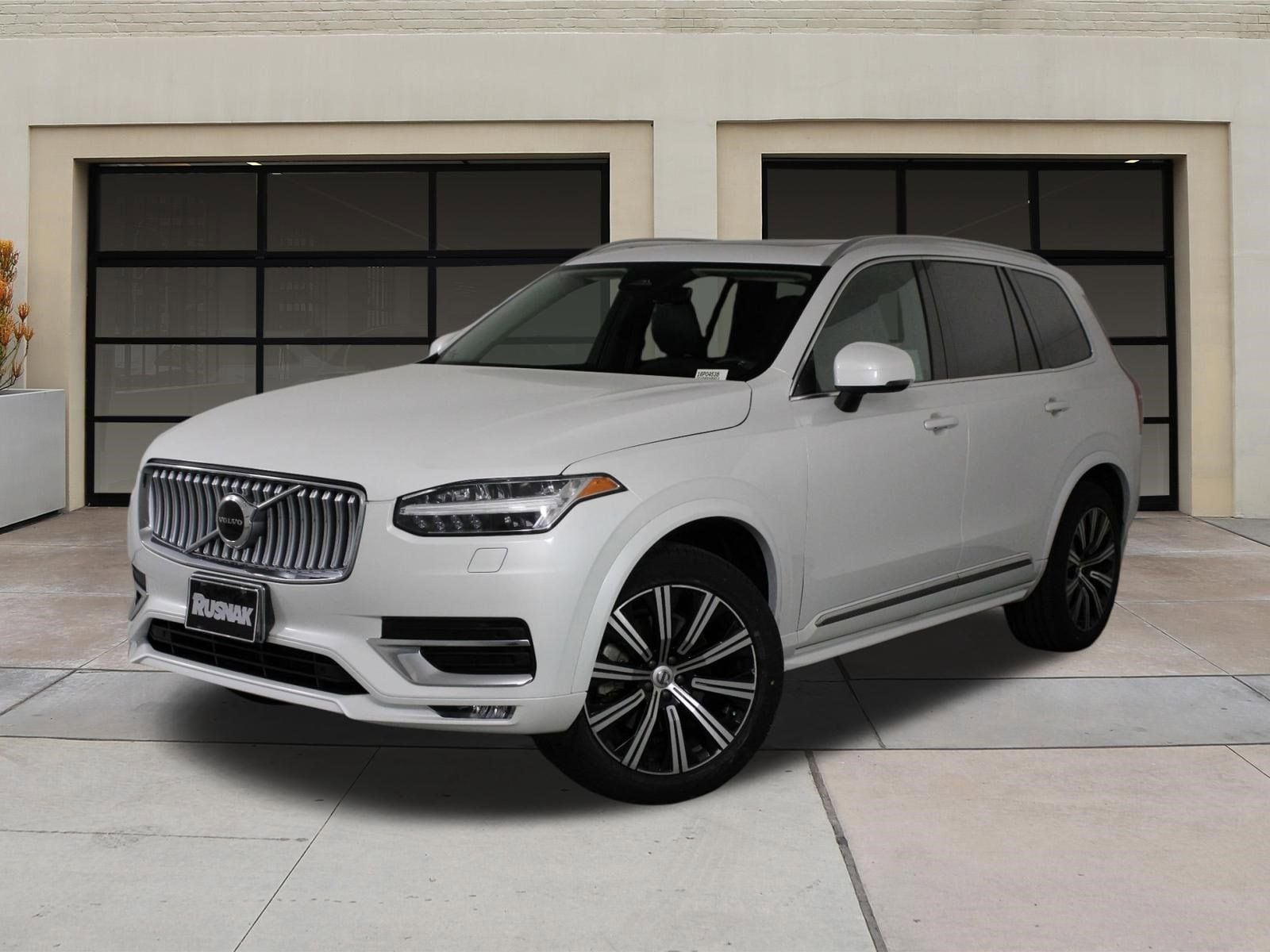 2024 Volvo XC90 B5 Core photo 2