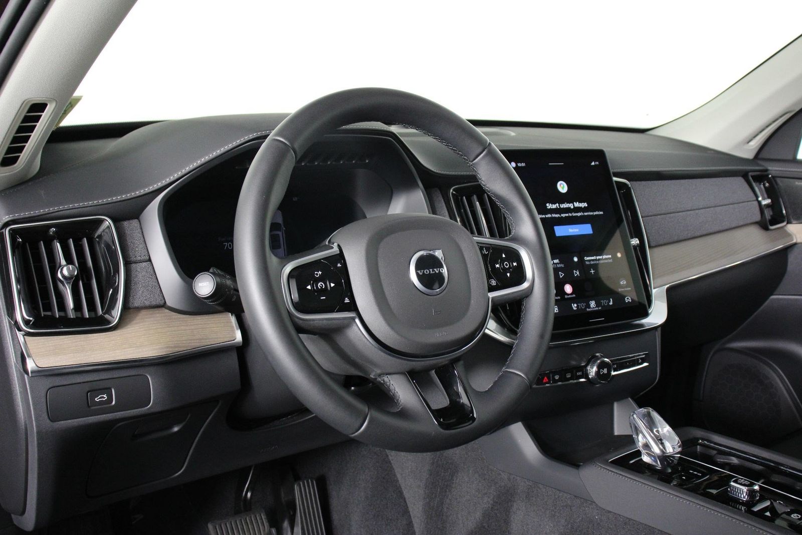 2026 Volvo XC90 Plus - Photo 14