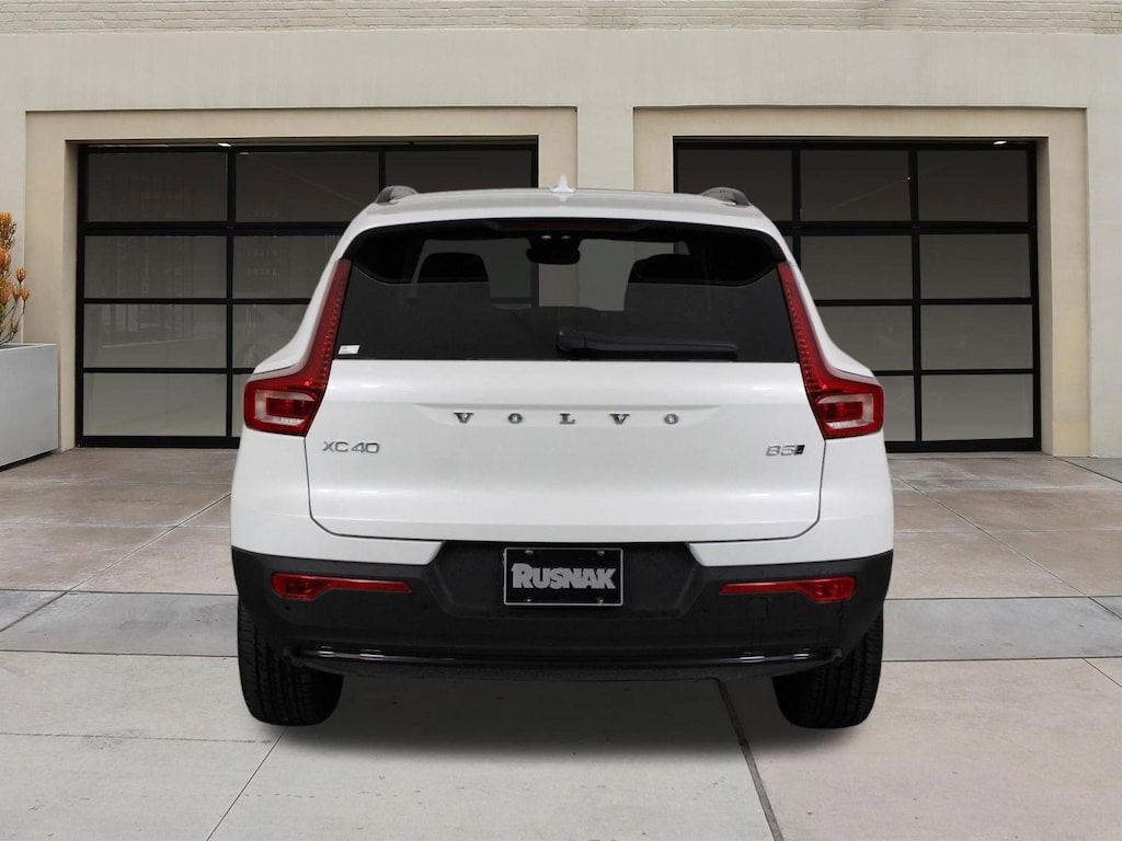 New 2026 Volvo XC40 B5 Plus SUV