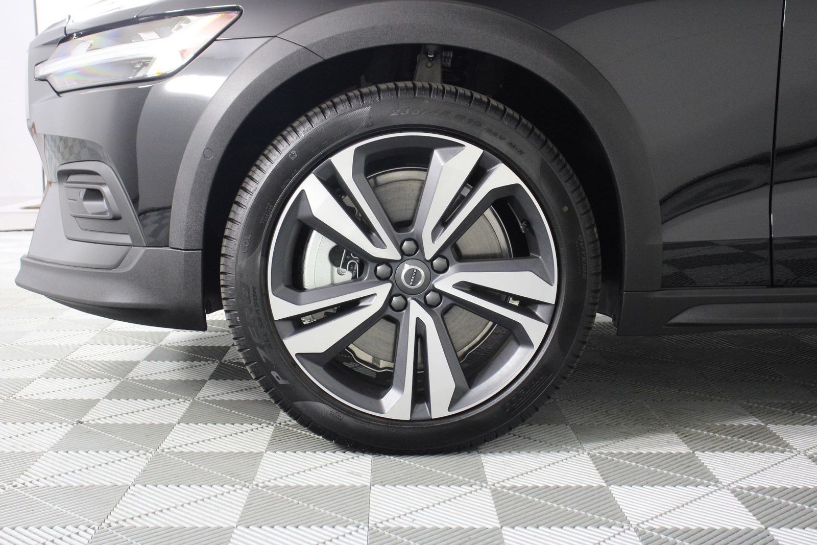 2026 Volvo V60 Cross Country Plus | CarEdge | CarEdge