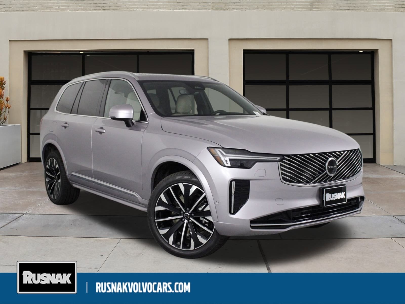 2026 Volvo XC90 Plus's photo