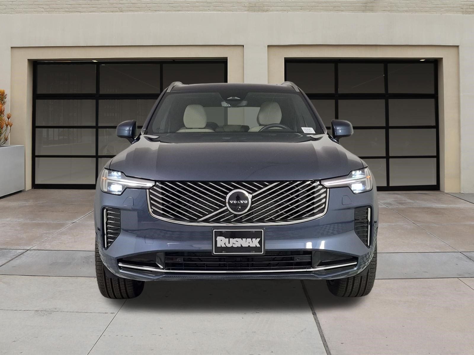 2026 Volvo XC90 Plus - Photo 6