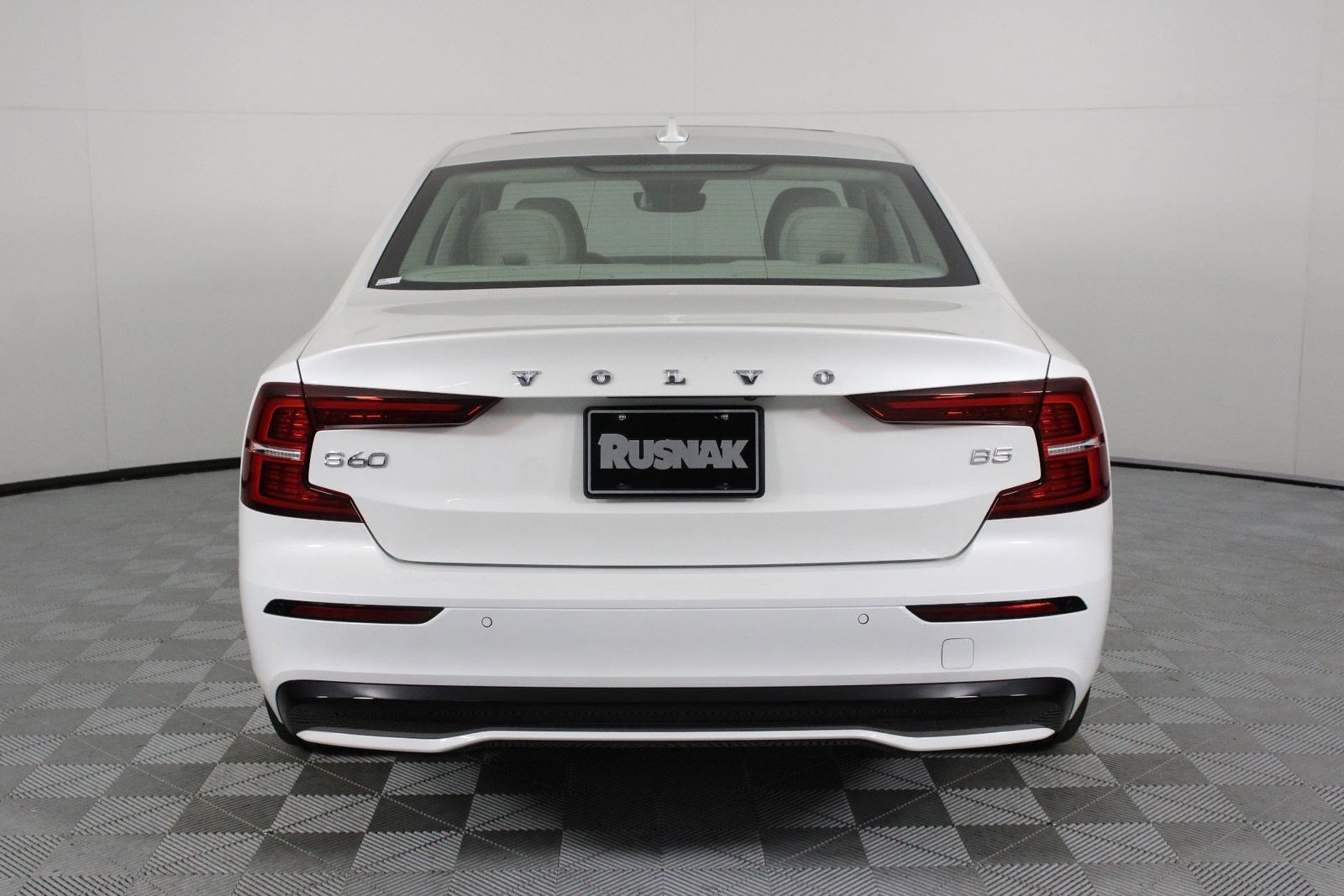 2025 Volvo S60 B5 Core photo 4