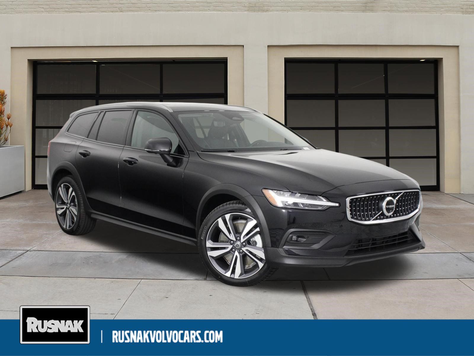 2026 Volvo V60 Cross Country Plus | CarEdge | CarEdge