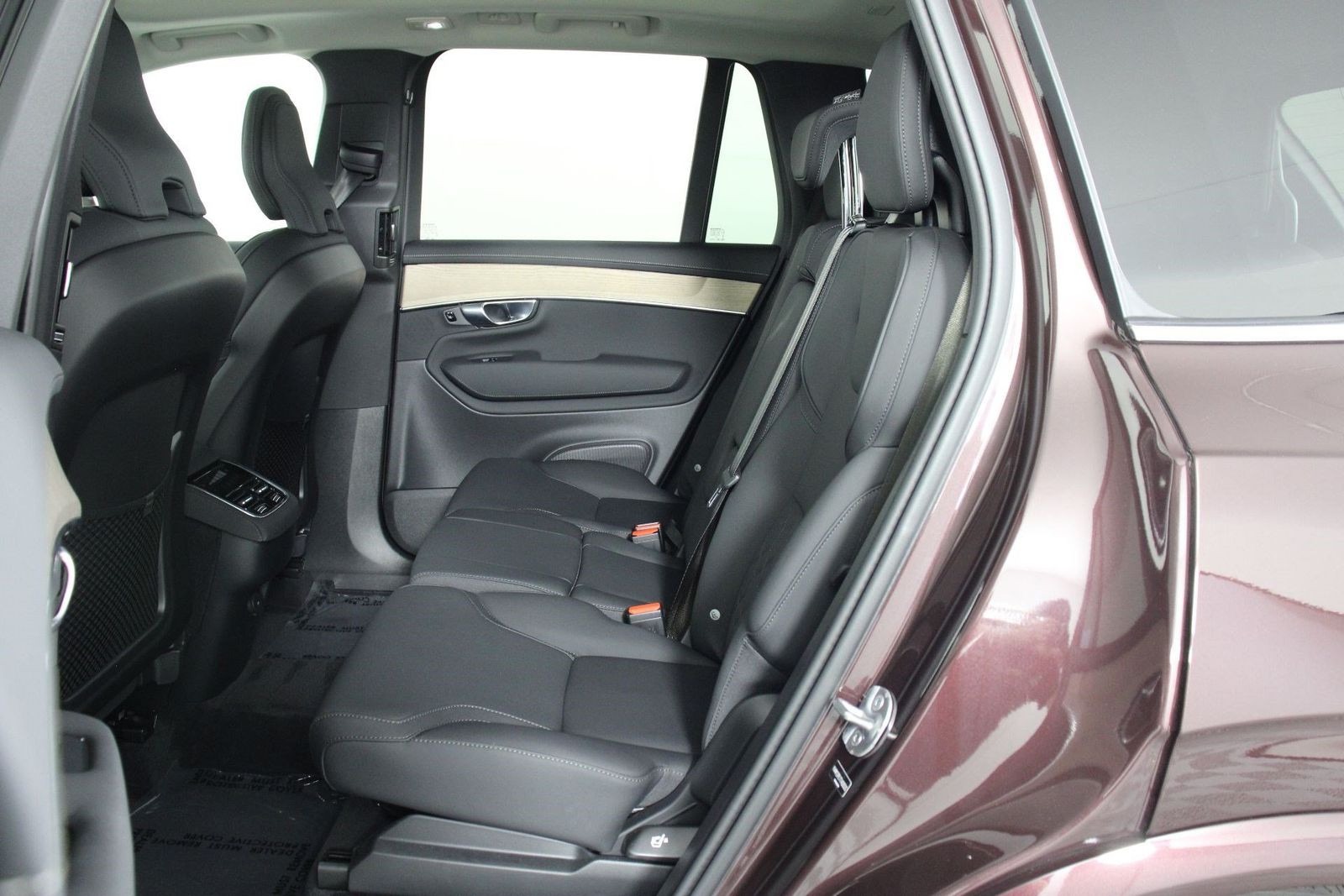 2026 Volvo XC90 Plus - Photo 32