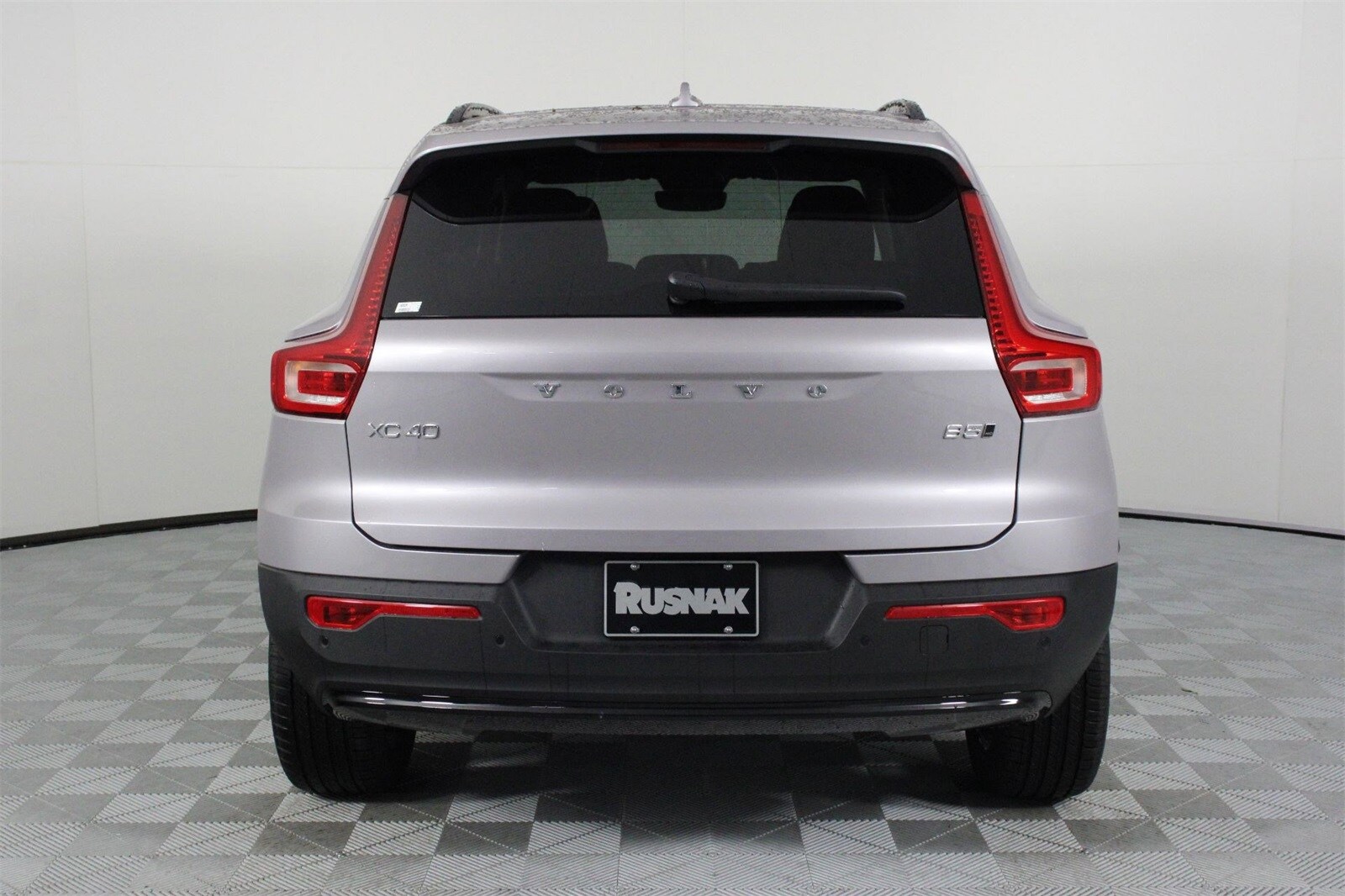 2026 Volvo XC40 Core photo 3