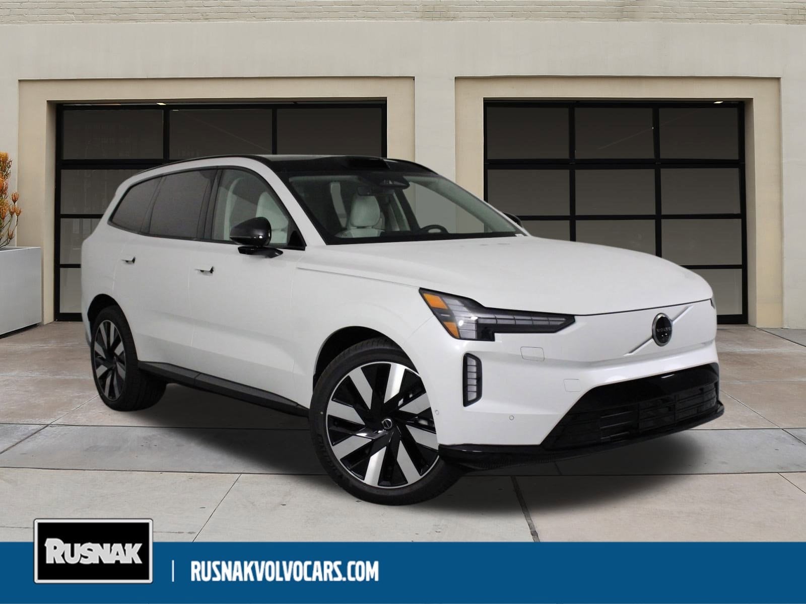 2025 Volvo EX90 Ultra's photo