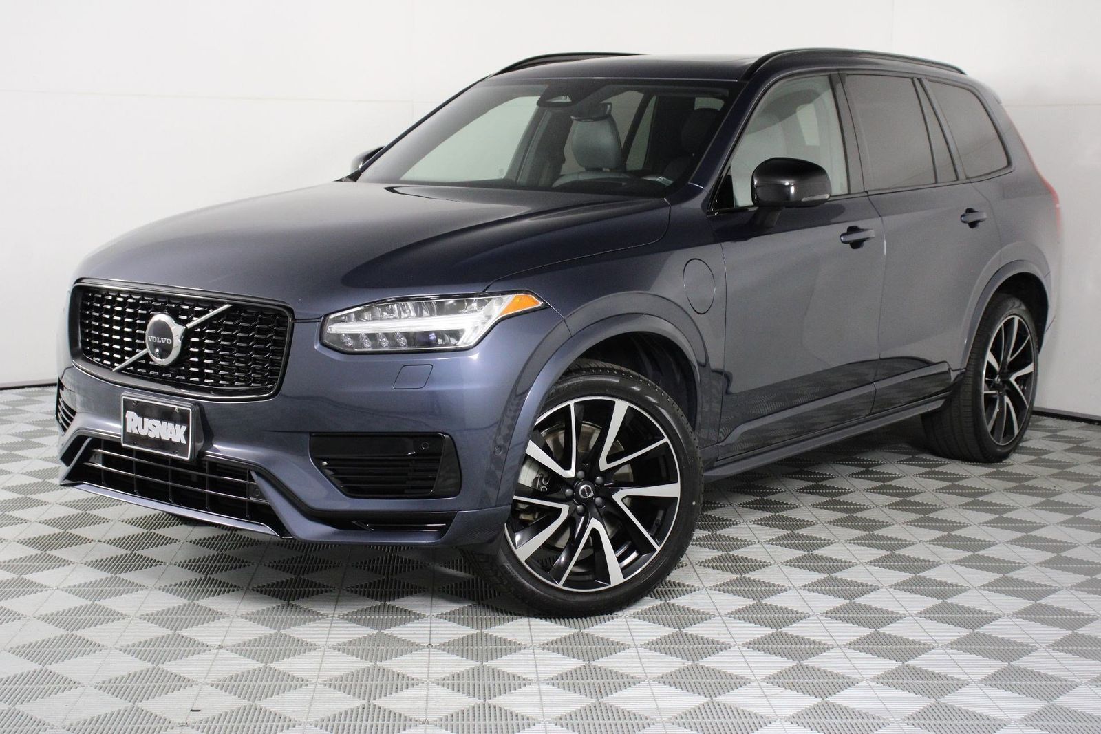 2023 Volvo XC90 Recharge Plug-In Hybrid Ultimate photo 2