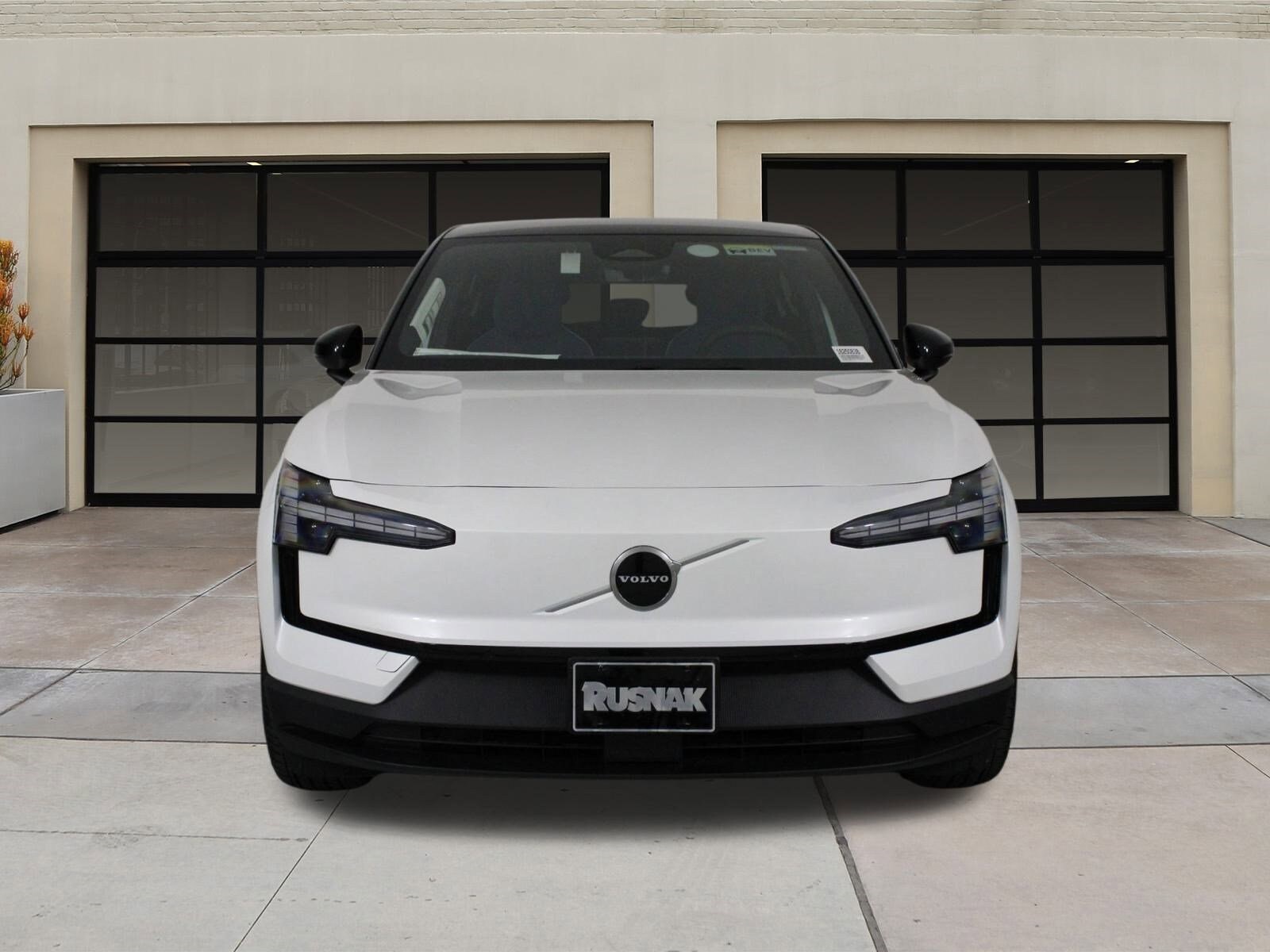 2025 Volvo EX30 Plus photo 2