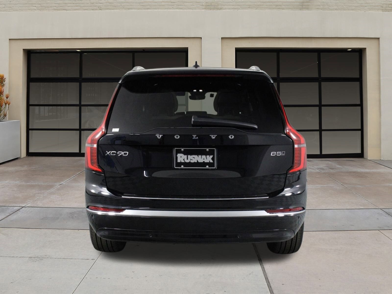 2025 Volvo XC90 B5 Core photo 4