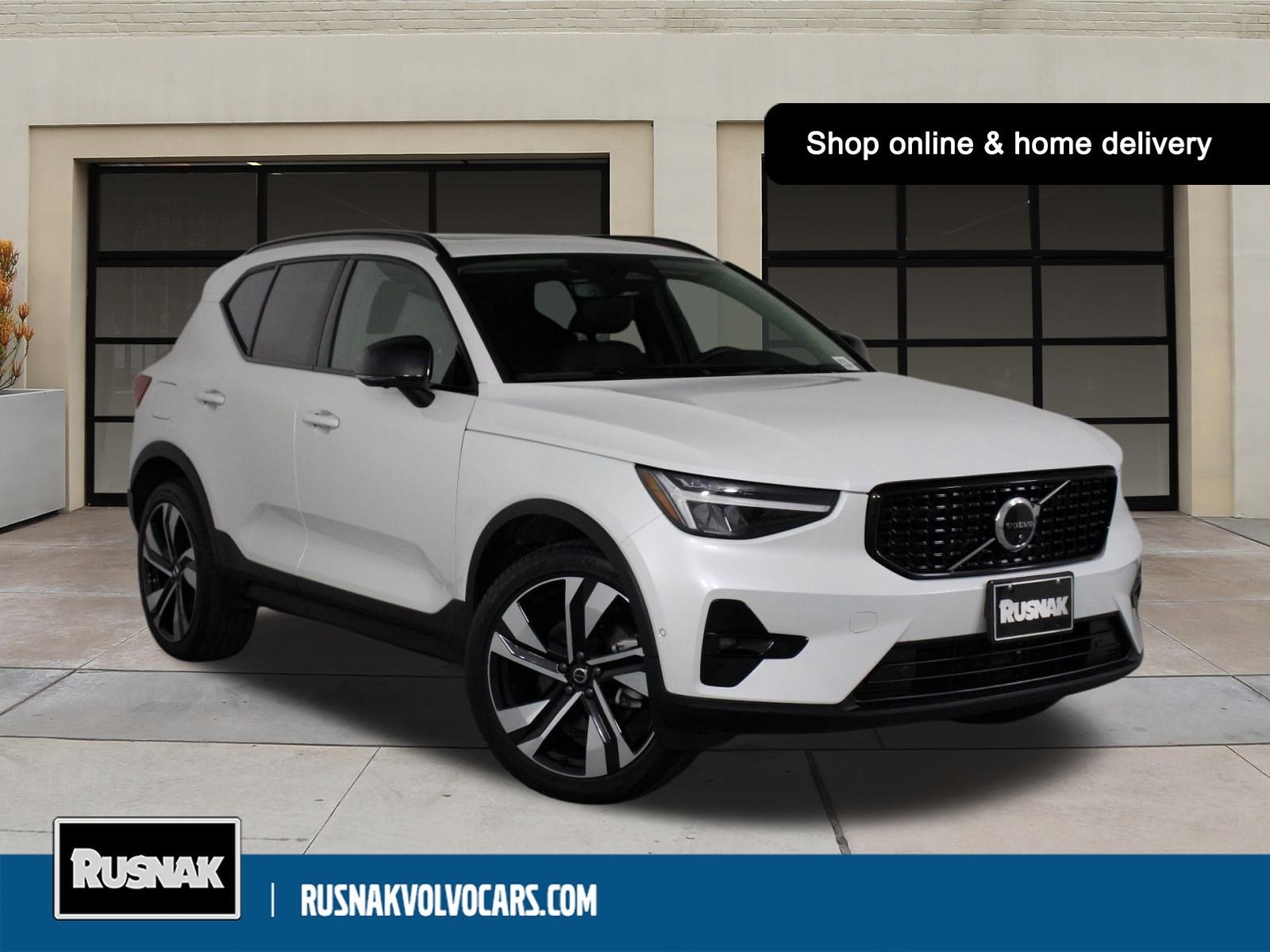 2025 Volvo XC40 Plus