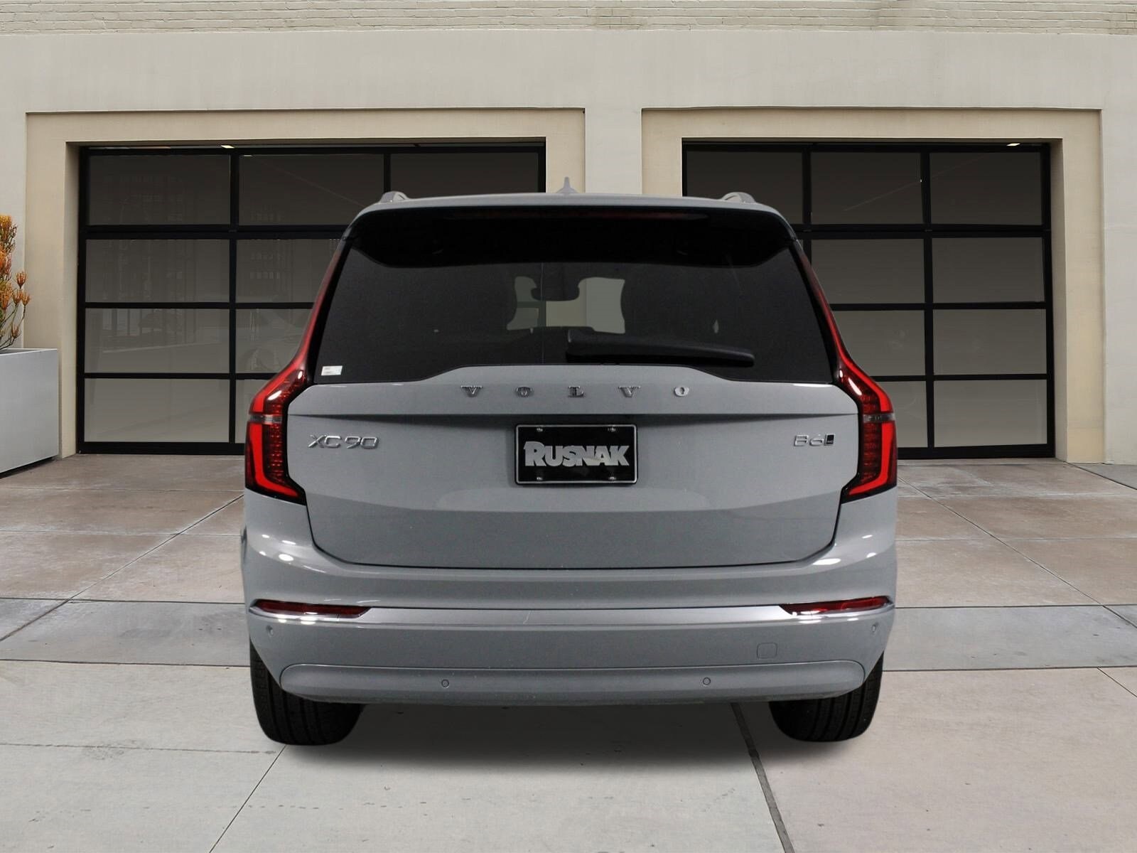 2026 Volvo XC90 Core photo 3