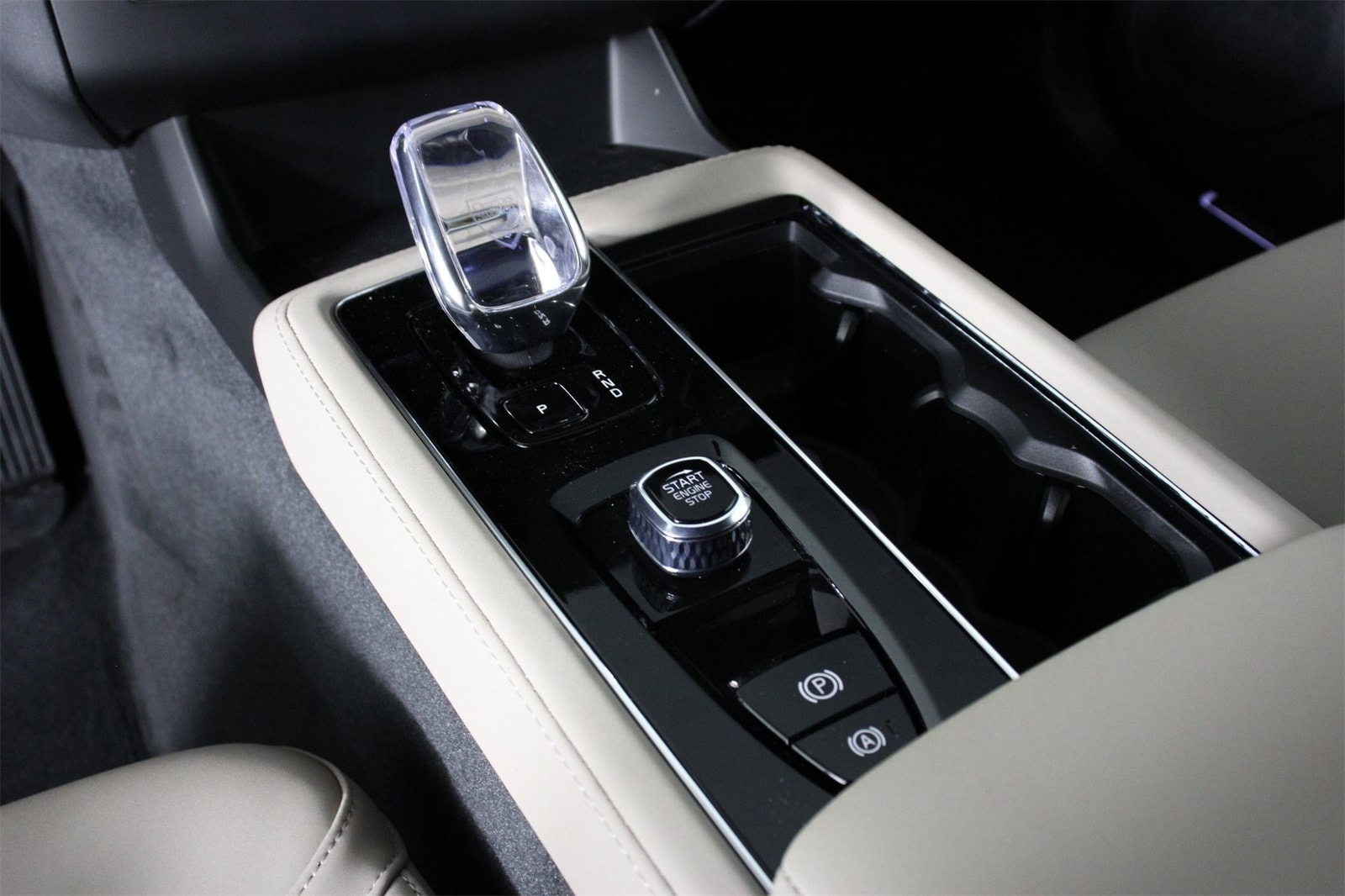 2026 Volvo XC90 Plus - Photo 7