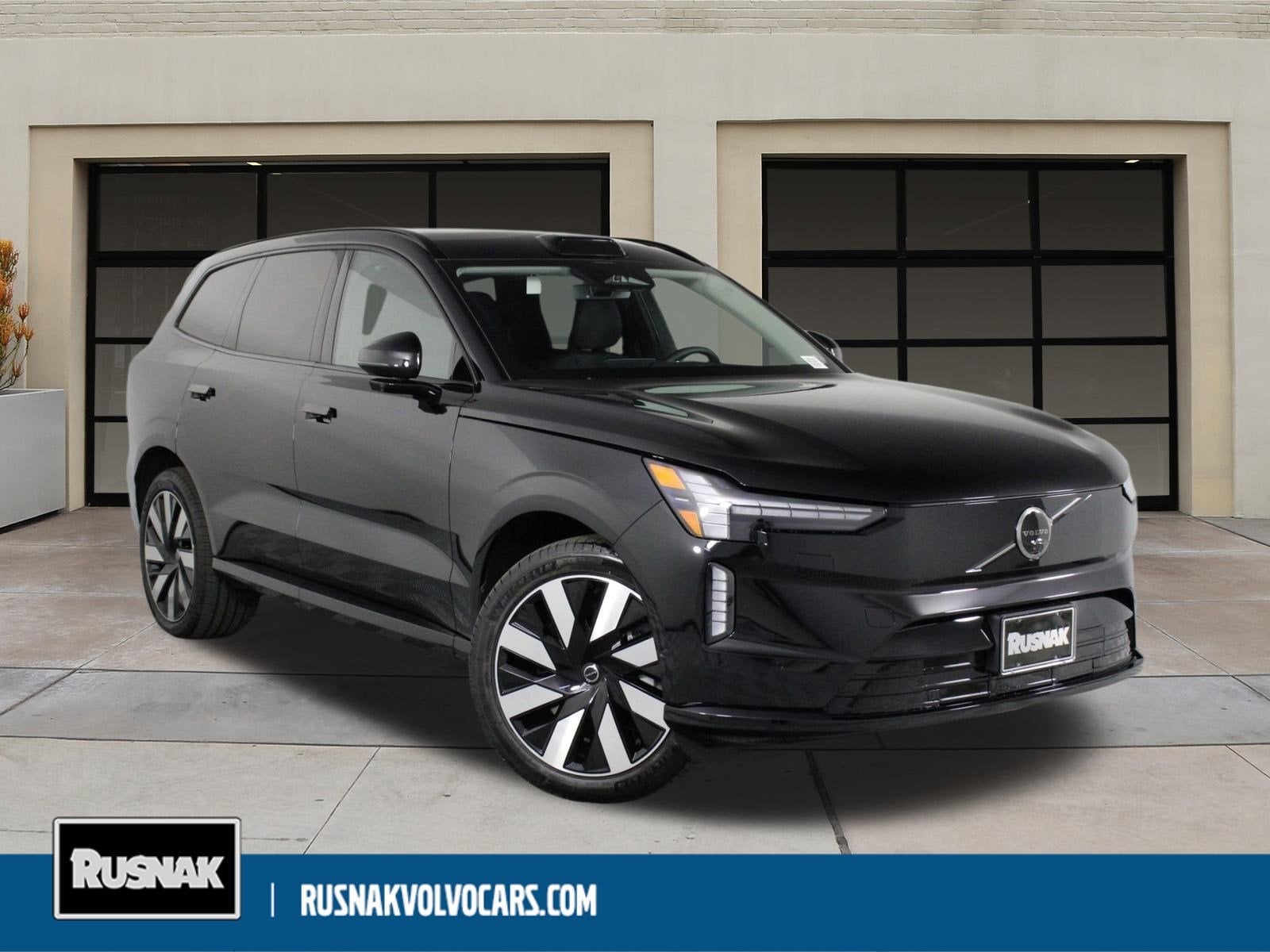 2025 Volvo EX90 Plus's photo