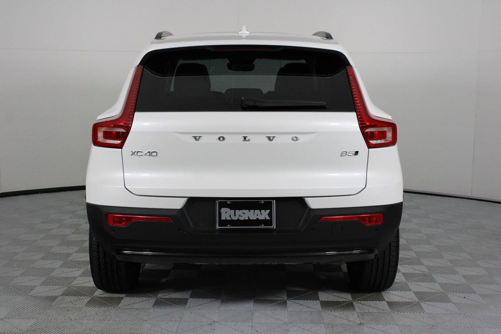 2026 Volvo XC40 B5 Plus photo 4
