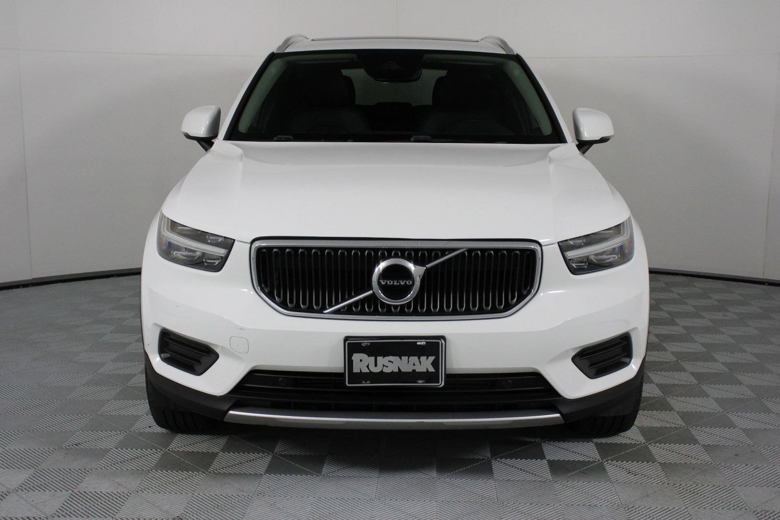 2019 Volvo XC40 Momentum photo 5