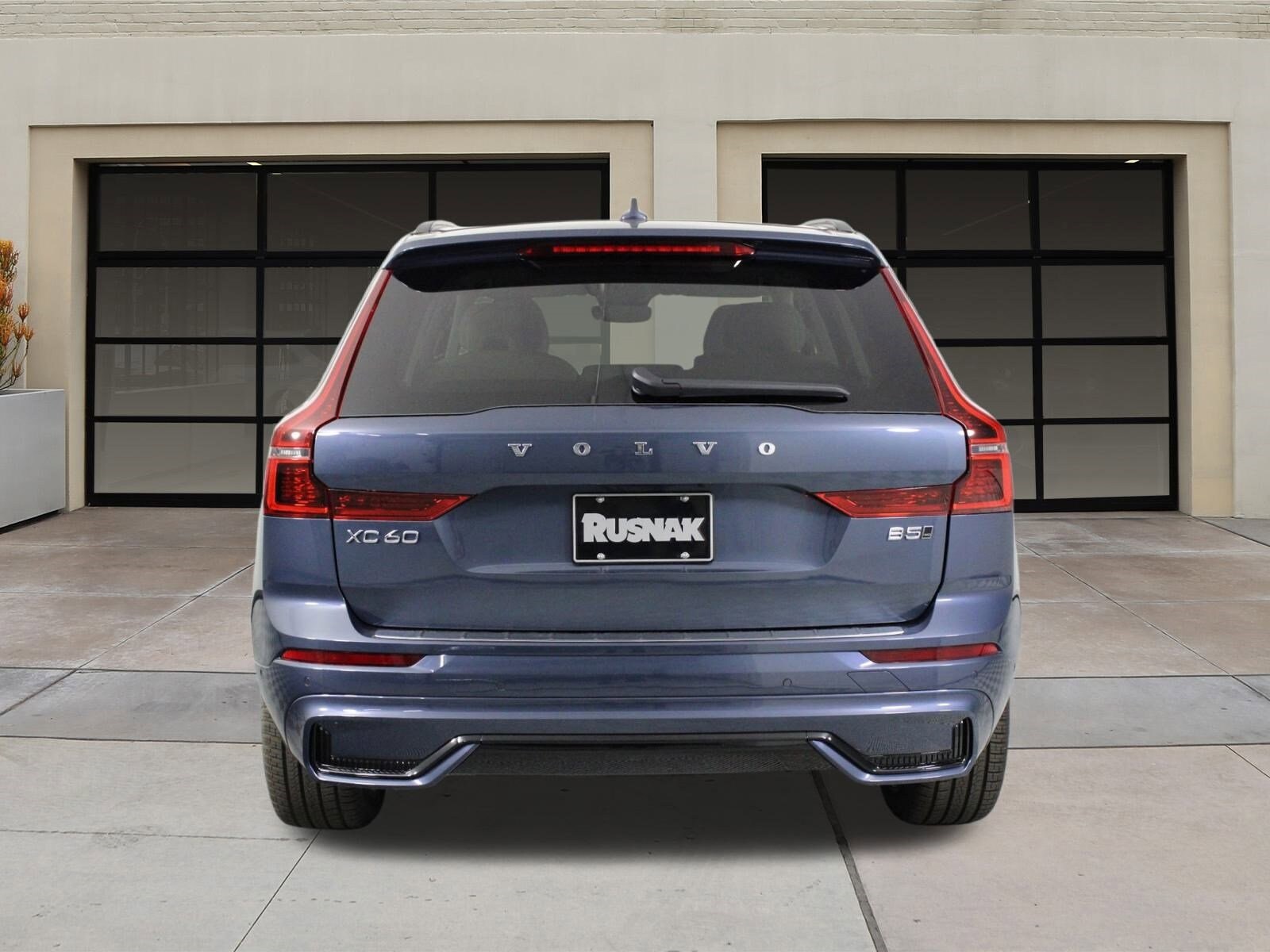2026 Volvo XC60 B5 photo 4
