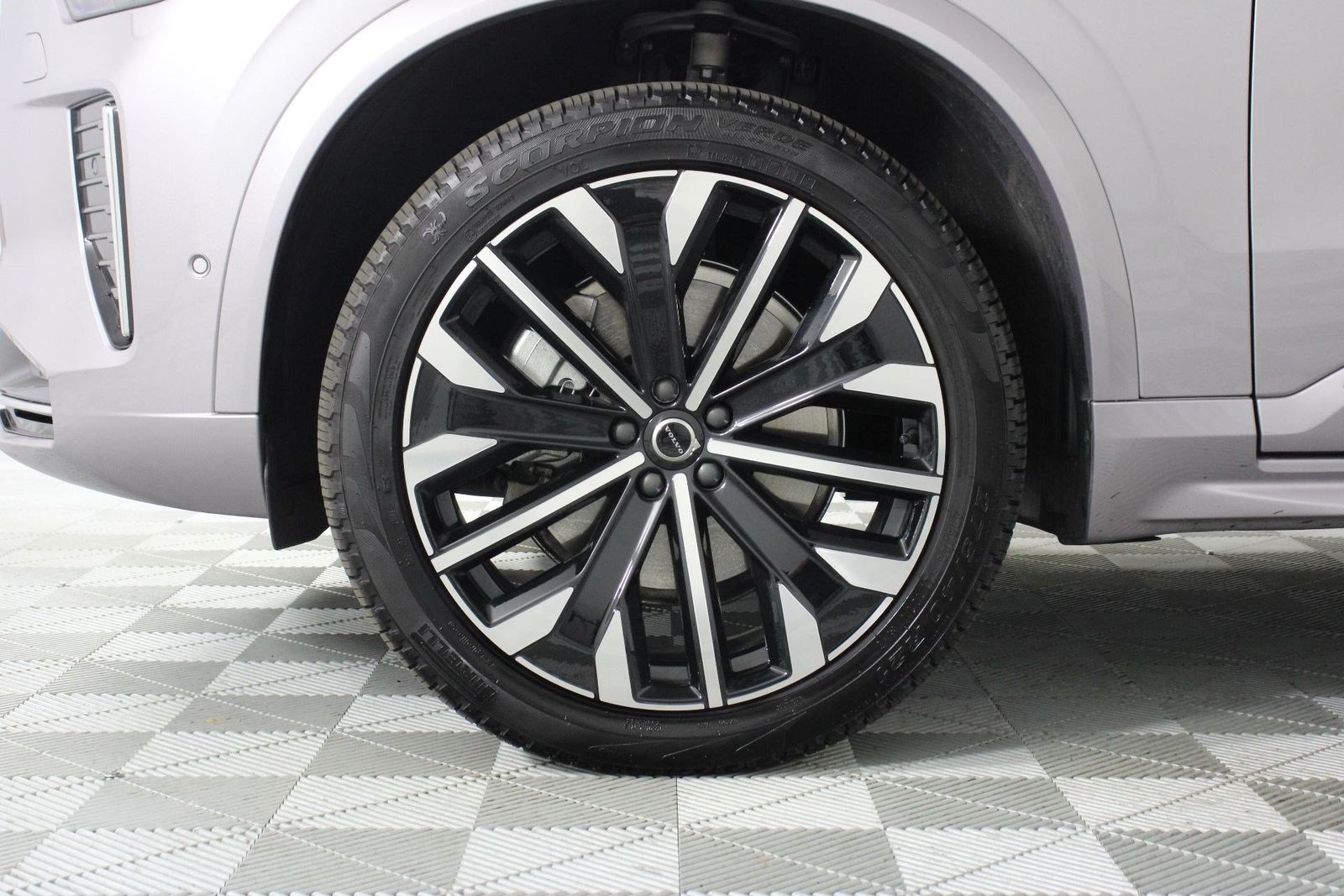 2026 Volvo XC90 Plus - Photo 28