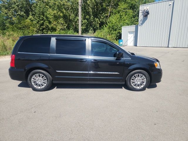 Used 2015 Chrysler Town & Country Touring-L with VIN 2C4RC1CG8FR716351 for sale in Greenfield, IN