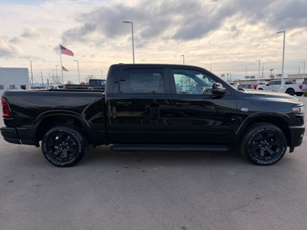 New 2026 Ram 1500 BIG HORN CREW CAB 4X4 5'7 BOX Pickup