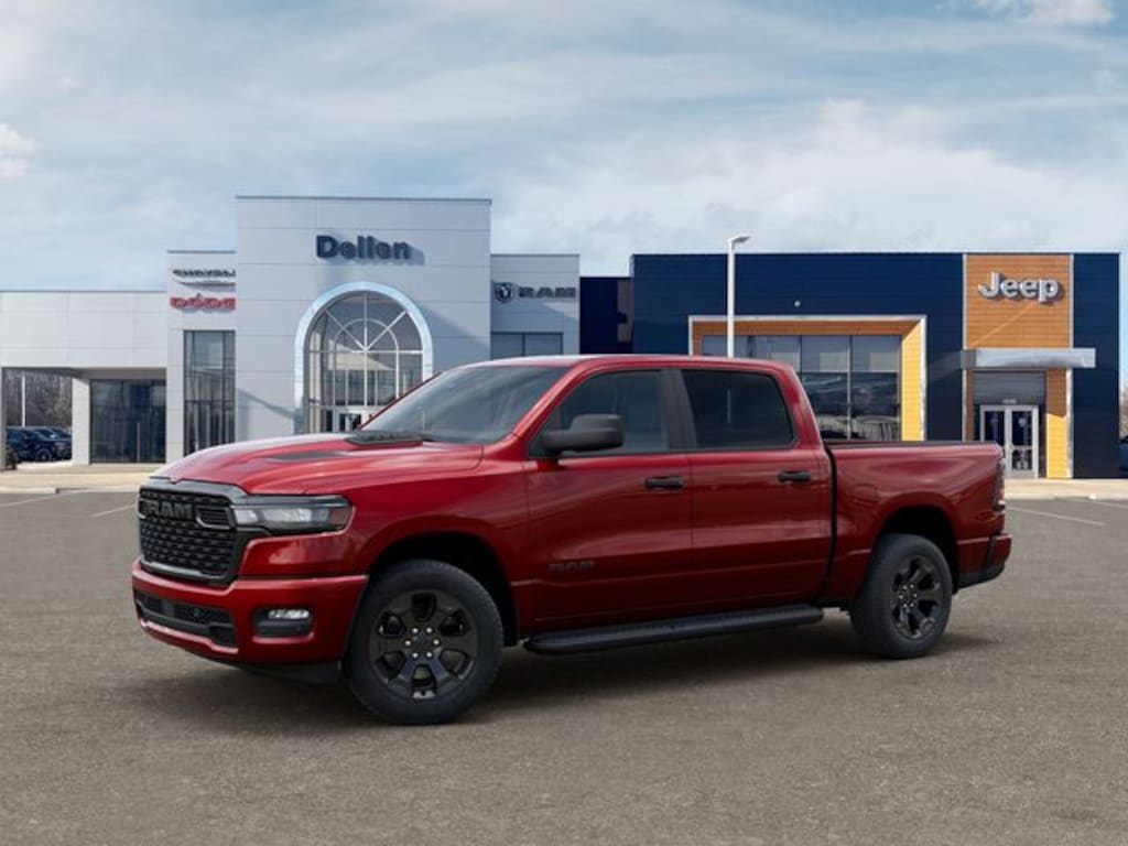 New 2026 Ram 1500 EXPRESS CREW CAB 4X4 5'7 BOX Pickup