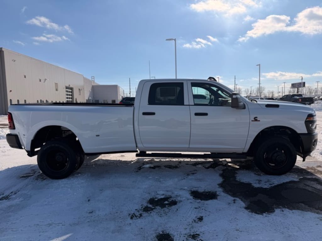 New 2026 Ram 3500 TRADESMAN CREW CAB 4X4 8' BOX Pickup