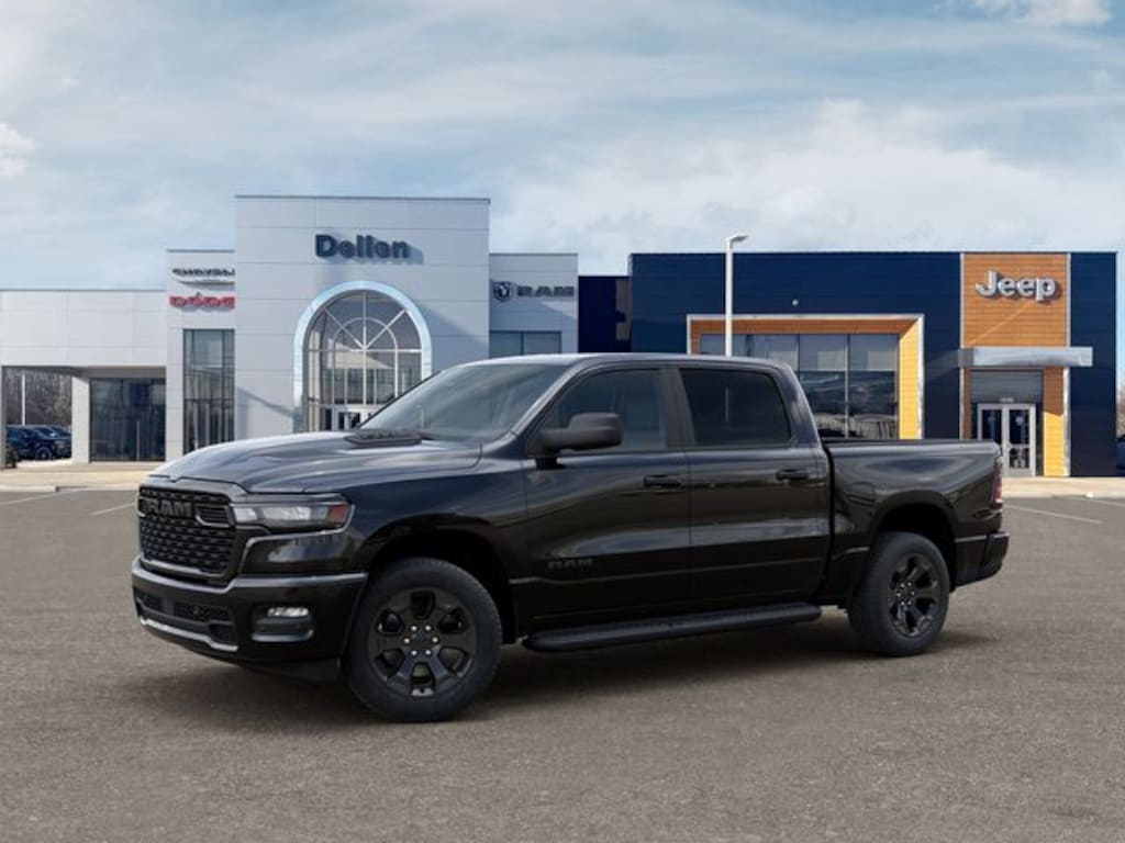 New 2026 Ram 1500 EXPRESS CREW CAB 4X4 5'7 BOX Pickup