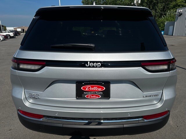 2025 Jeep Grand Cherokee Limited photo 4