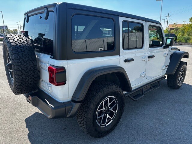 2024 Jeep Wrangler Rubicon photo 2
