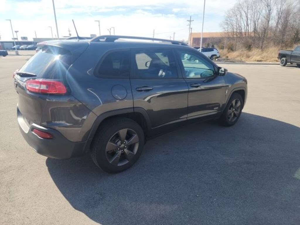 Used 2016 Jeep Cherokee Latitude 4x4 SUV
