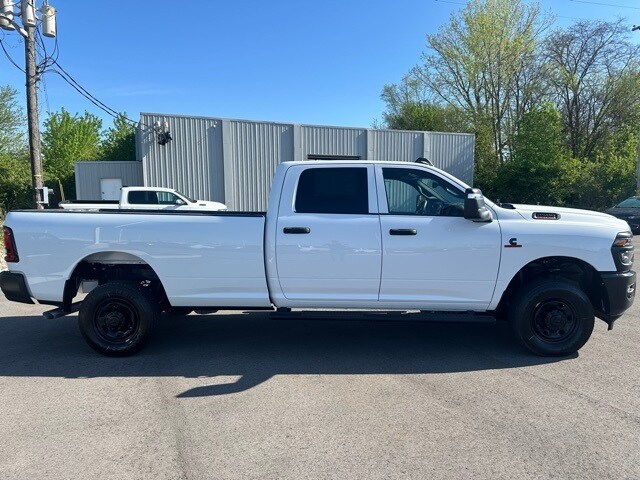 2025 Ram 2500 Tradesman photo 2