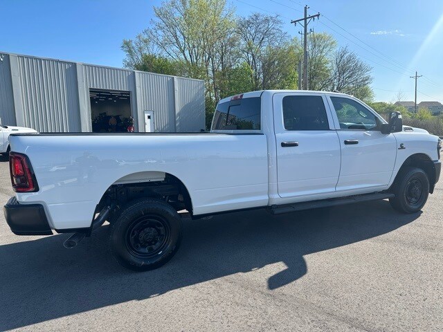 2025 Ram 2500 Tradesman photo 3