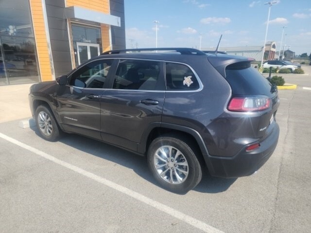 2022 Jeep Cherokee Latitude Lux photo 2